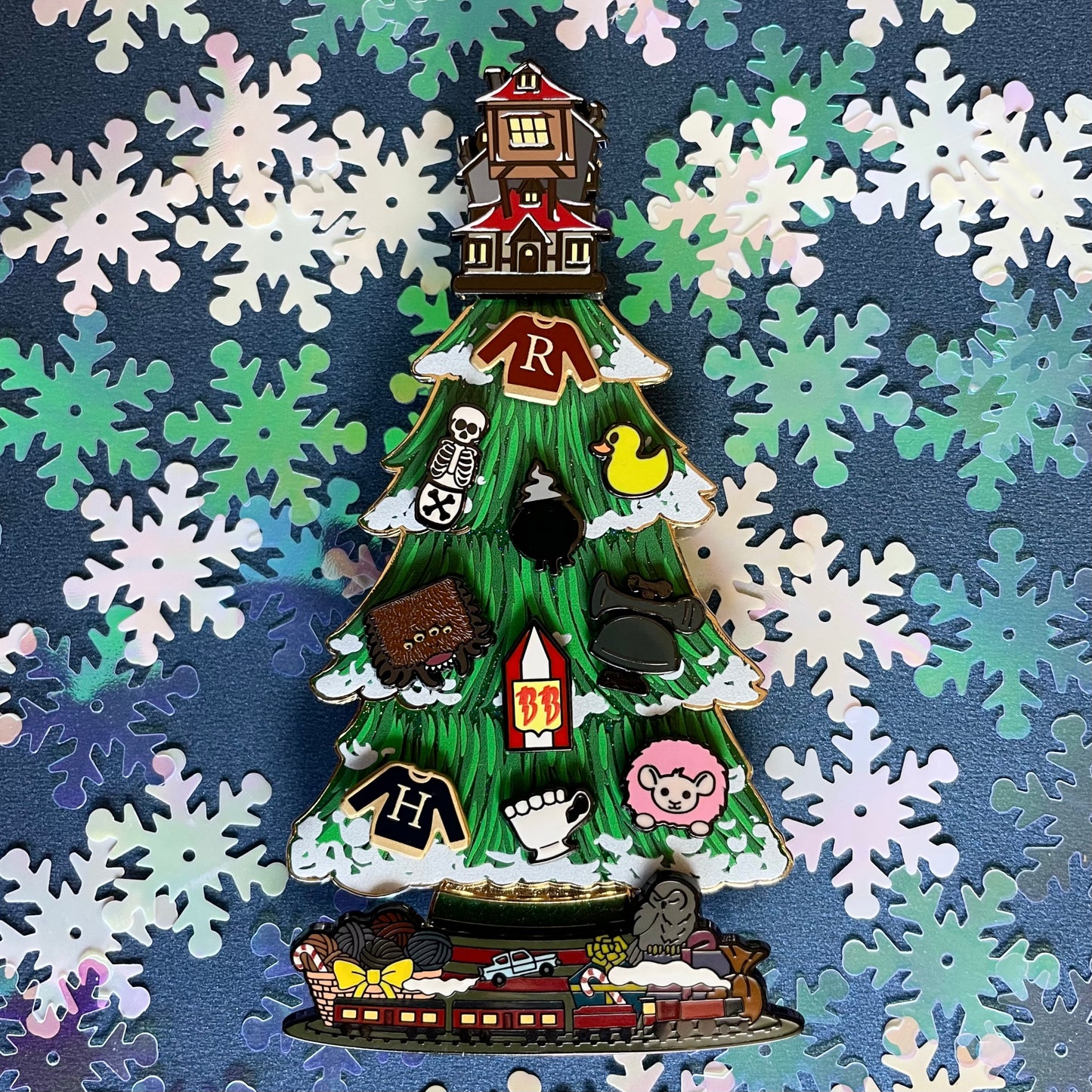 2022 Tree Ornament Pins and Magnets